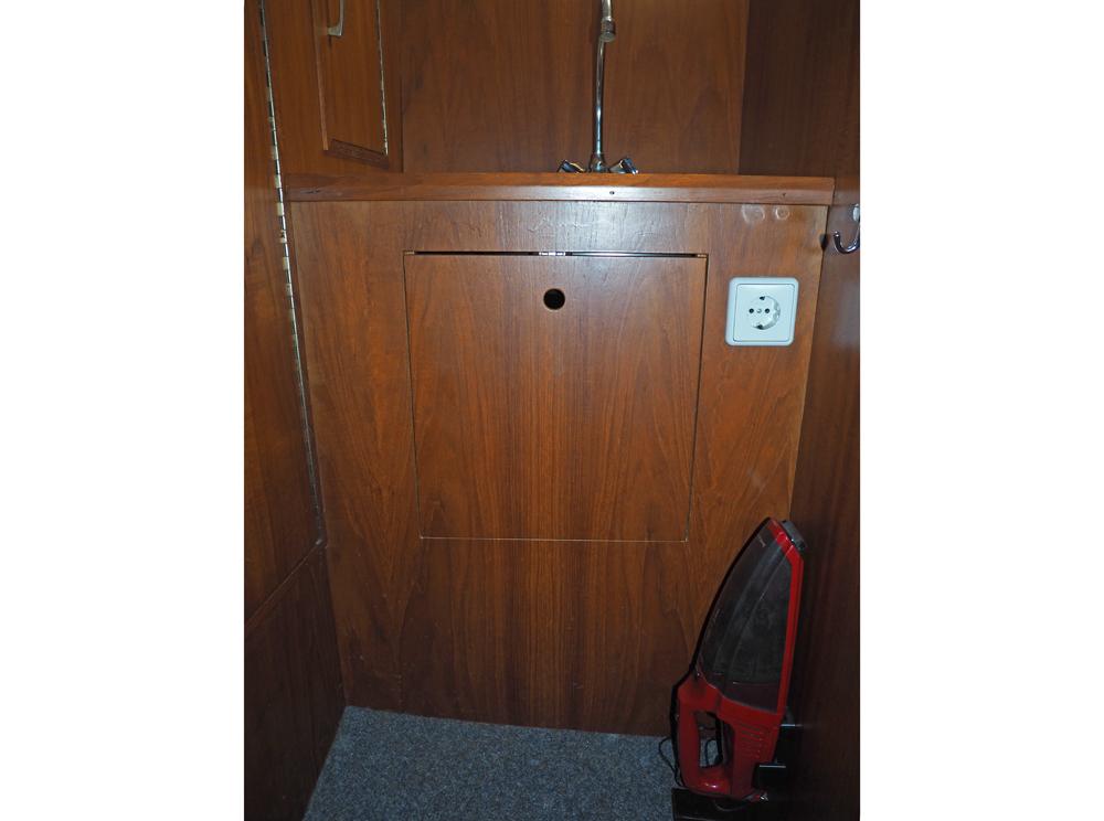 Aft cabin, Accommodation